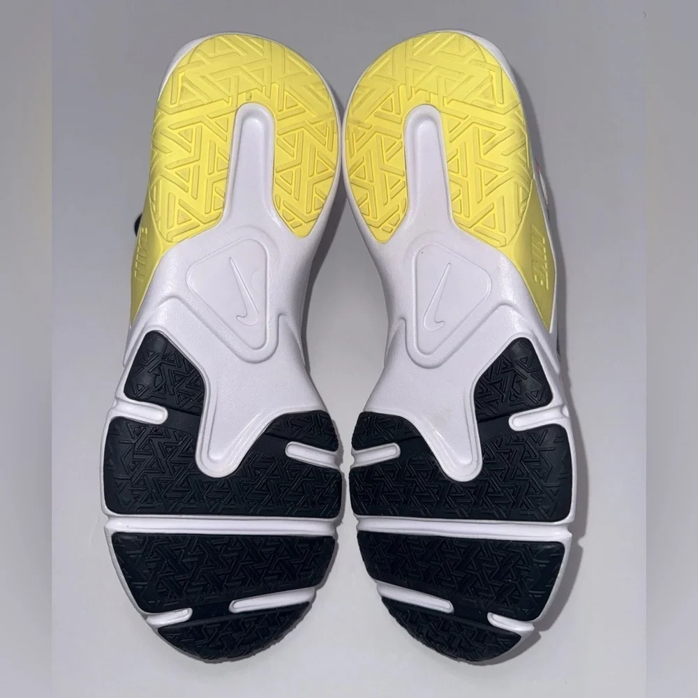 Nike Legend Essential 2 Women’s Training Sneakers White/Black Size 11.5 NWOT